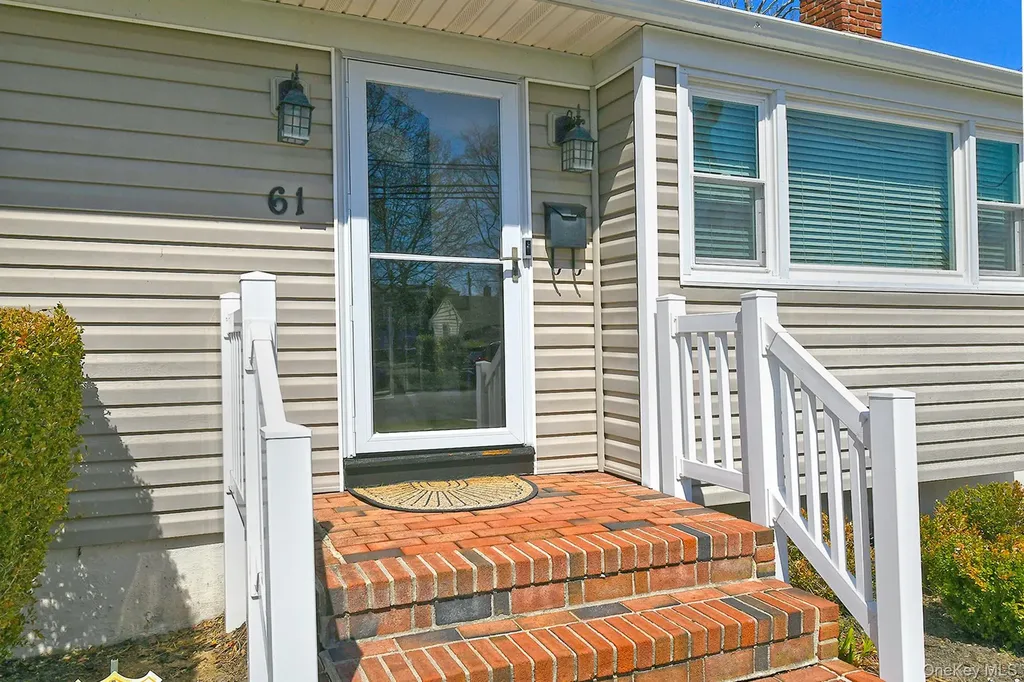 61 Newton Boulevard Ronkonkoma NY 11779