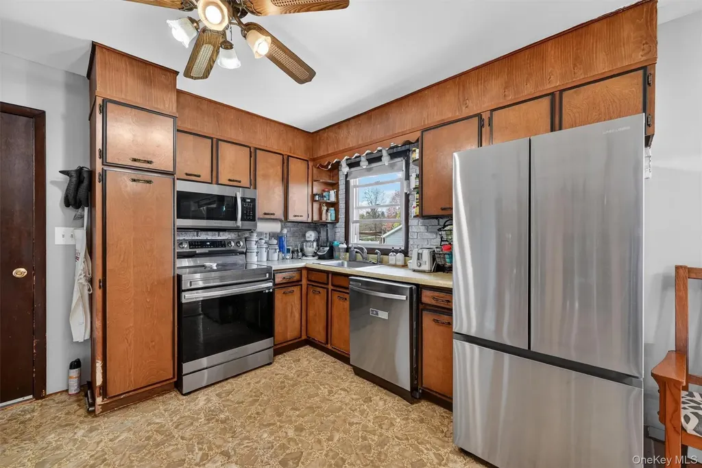 9 Claire Drive Pine Bush NY 12566