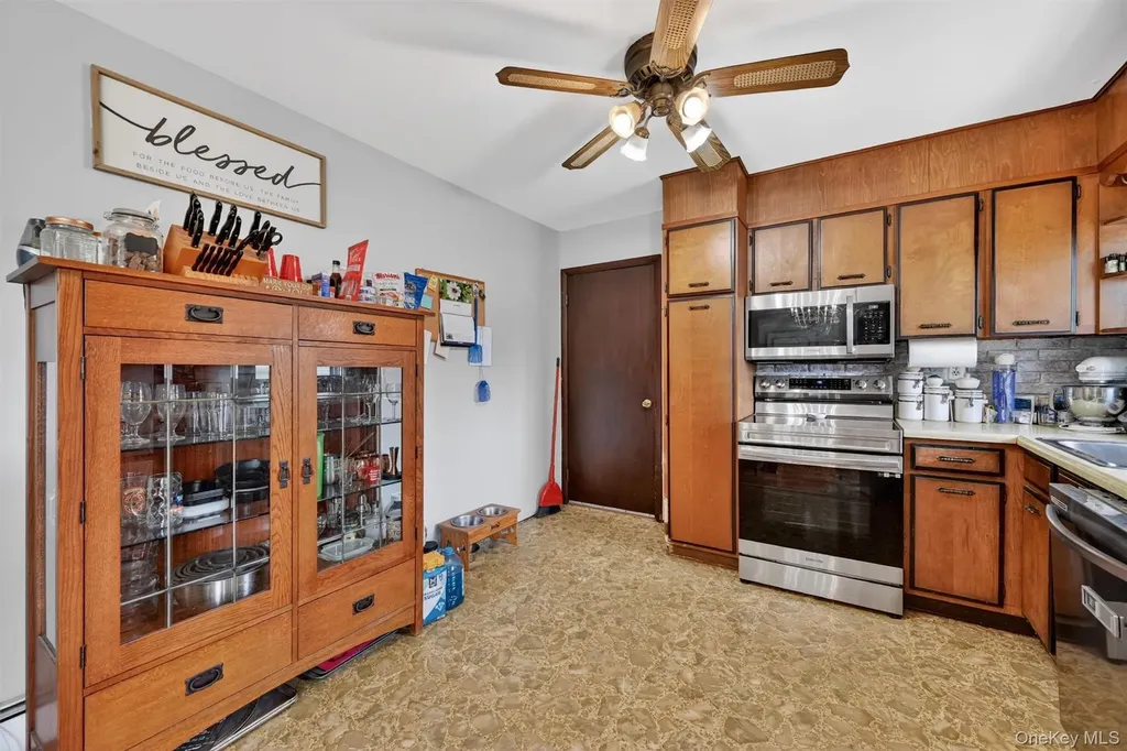 9 Claire Drive Pine Bush NY 12566