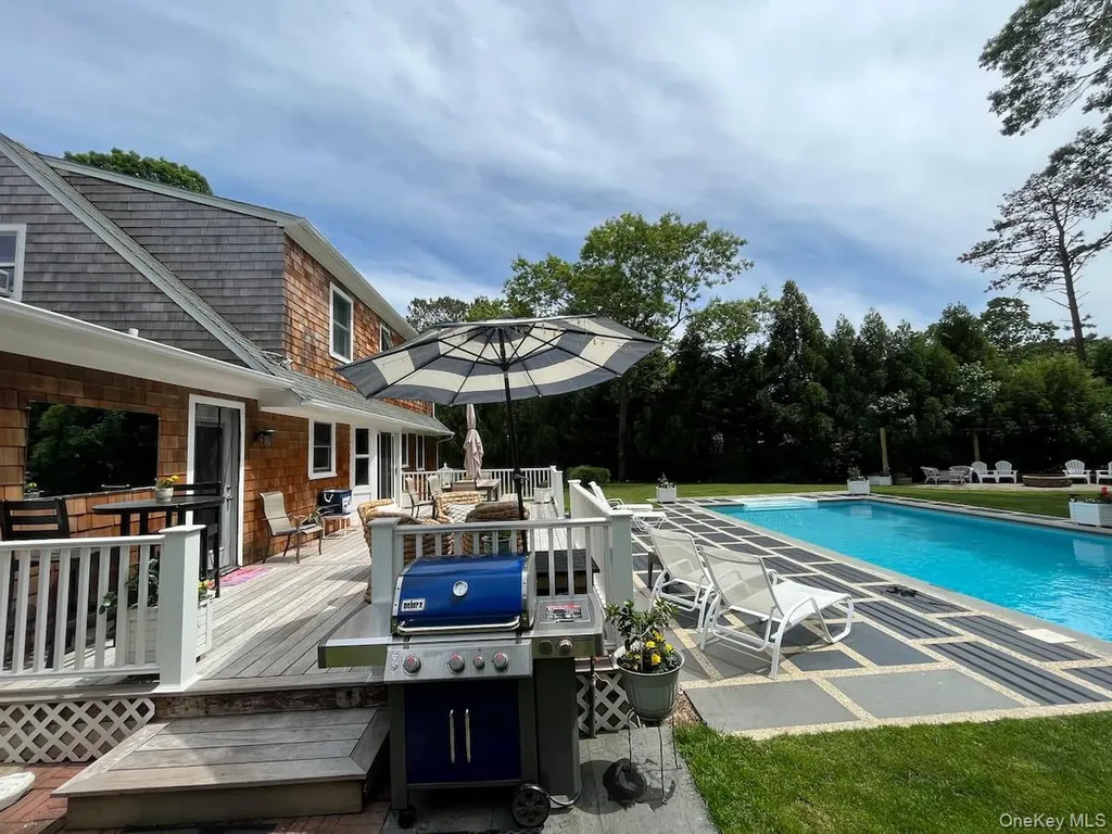45 Bellows Terrace Hampton Bays NY 11946