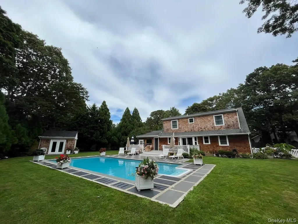45 Bellows Terrace Hampton Bays NY 11946