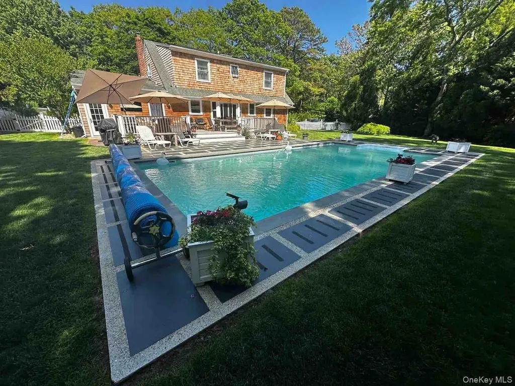 45 Bellows Terrace Hampton Bays NY 11946