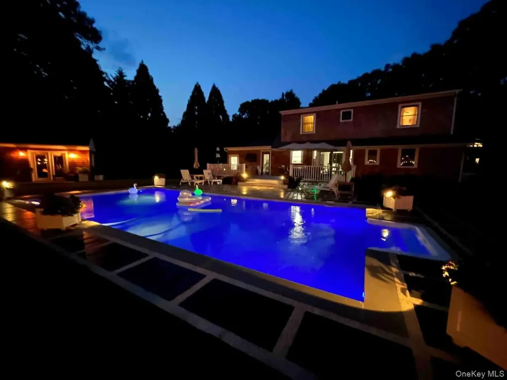 45 Bellows Terrace Hampton Bays NY 11946