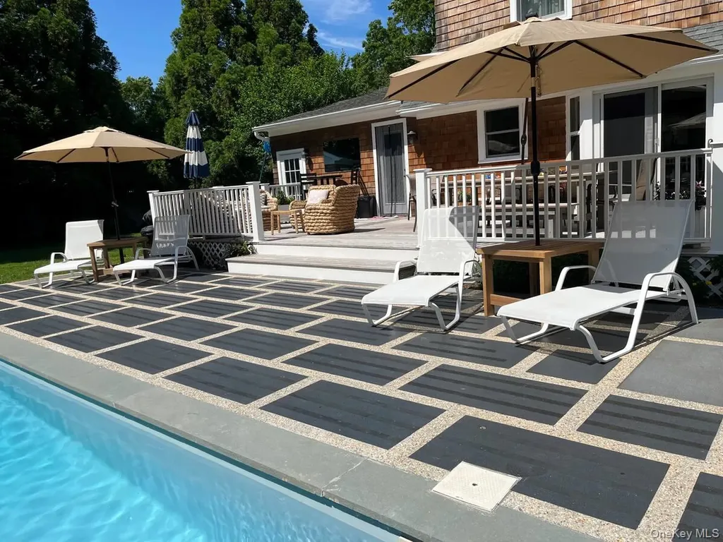 45 Bellows Terrace Hampton Bays NY 11946