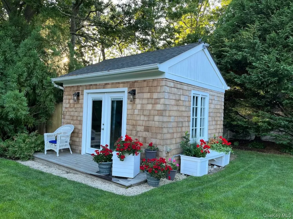 45 Bellows Terrace Hampton Bays NY 11946