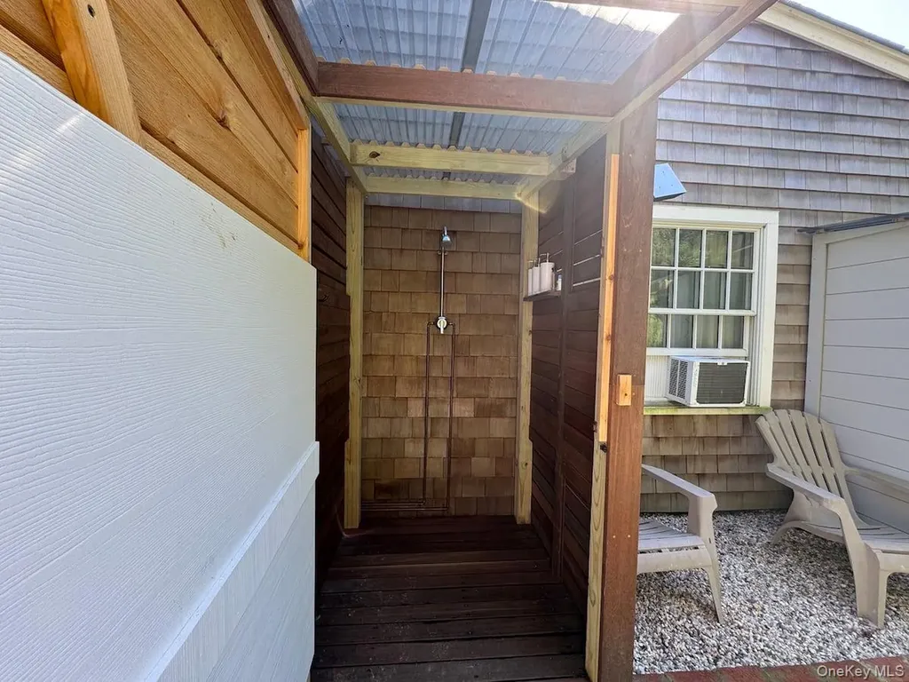 45 Bellows Terrace Hampton Bays NY 11946