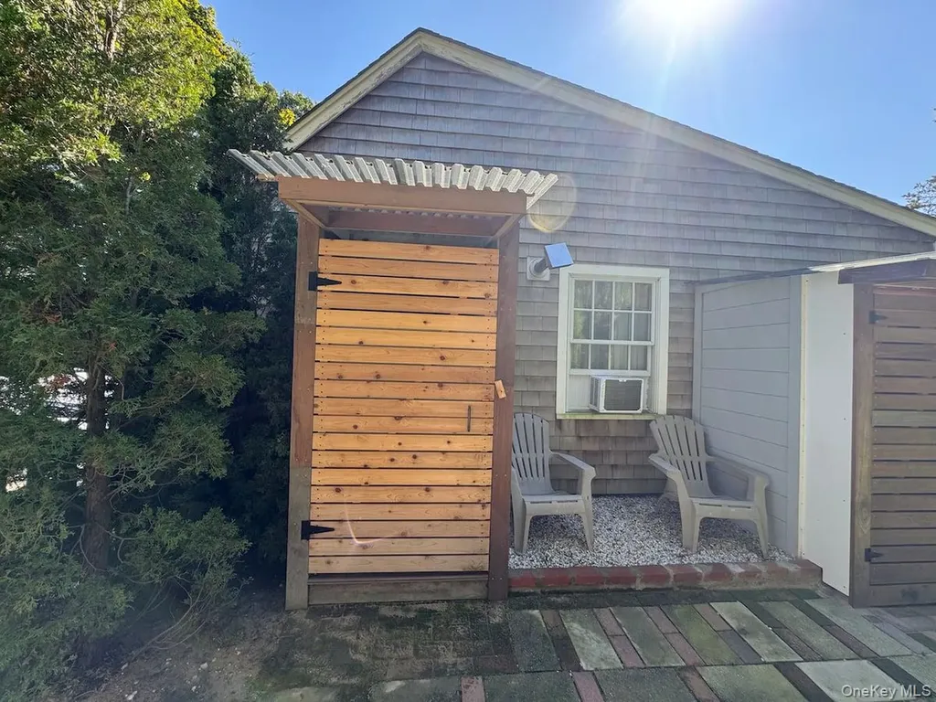 45 Bellows Terrace Hampton Bays NY 11946