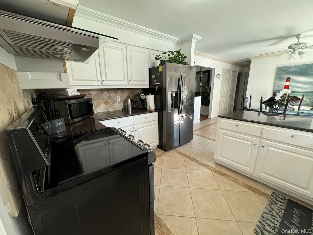 45 Bellows Terrace Hampton Bays NY 11946