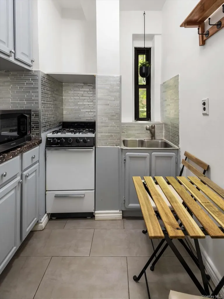 9921 67th Road Forest Hills NY 11375