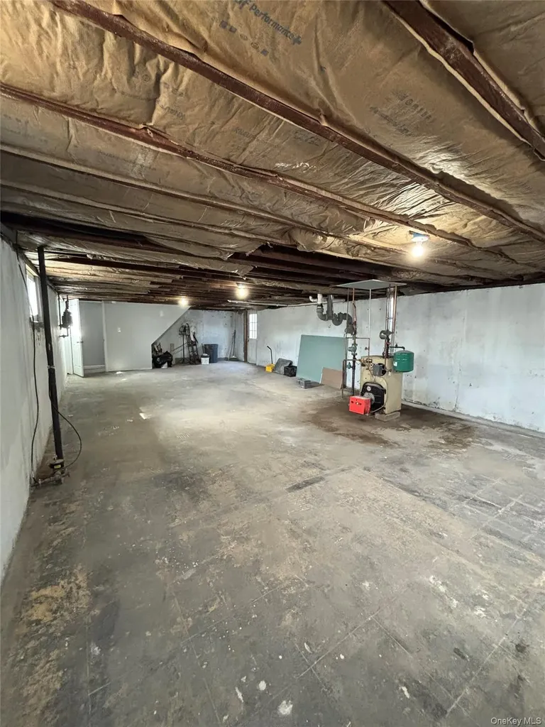 21 Pinetop Drive Central Islip NY 11722