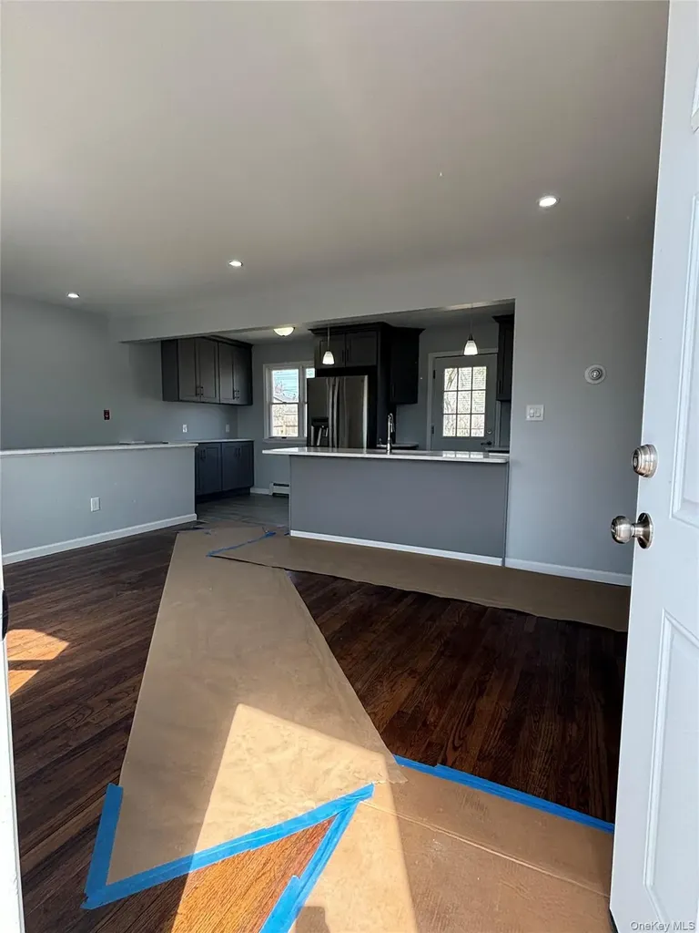 21 Pinetop Drive Central Islip NY 11722
