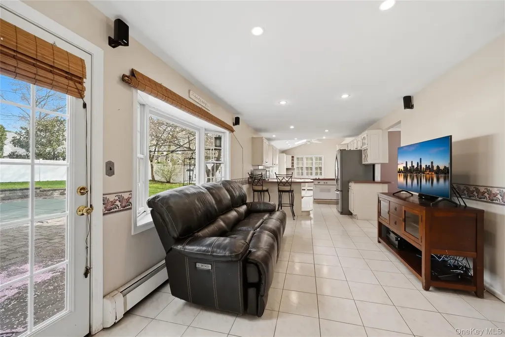 3 Shawmont Lane Stony Brook NY 11790