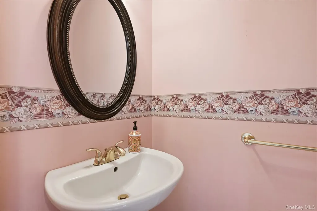 3 Shawmont Lane Stony Brook NY 11790