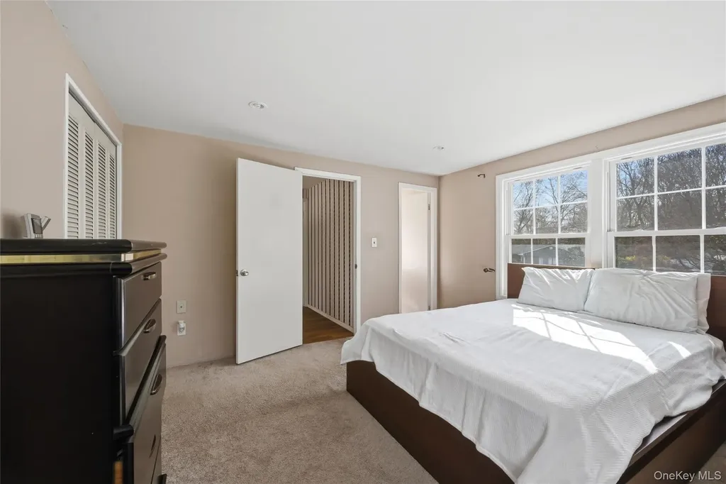 3 Shawmont Lane Stony Brook NY 11790