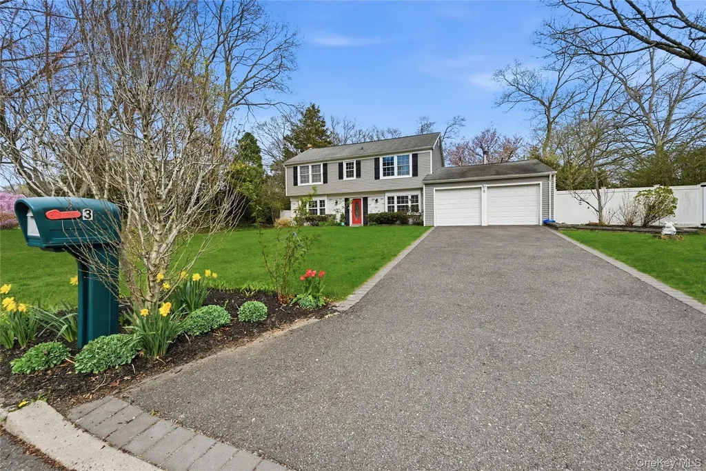 3 Shawmont Lane Stony Brook NY 11790