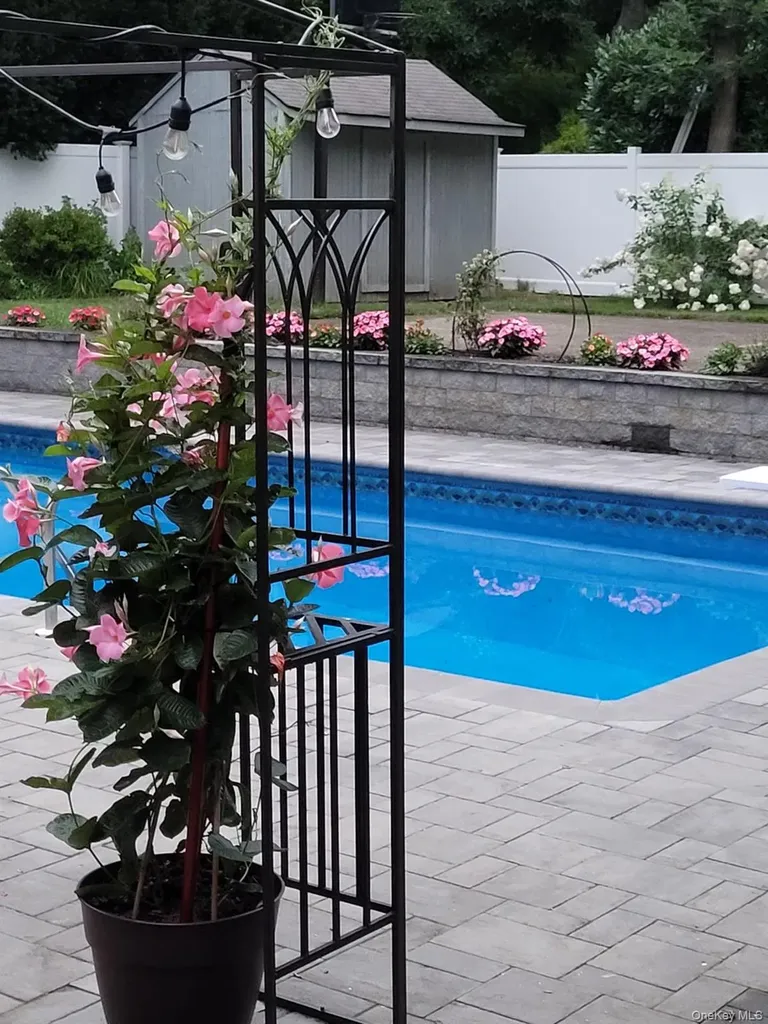 3 Shawmont Lane Stony Brook NY 11790