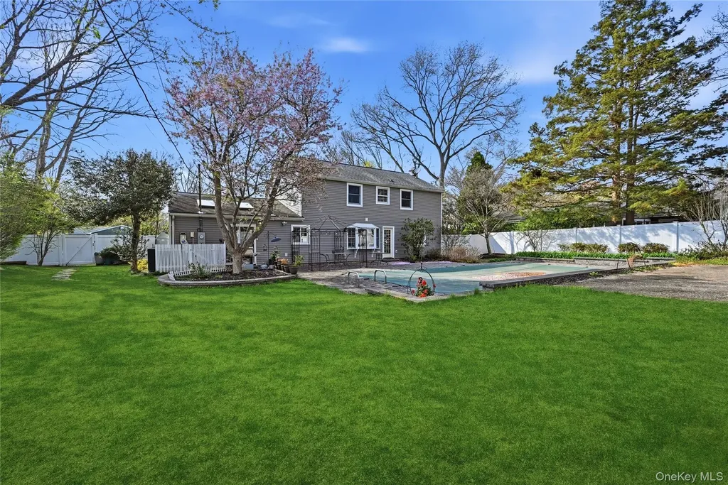 3 Shawmont Lane Stony Brook NY 11790