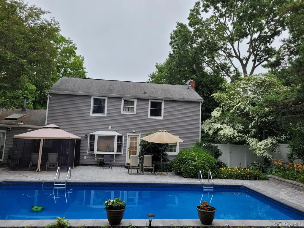 3 Shawmont Lane Stony Brook NY 11790