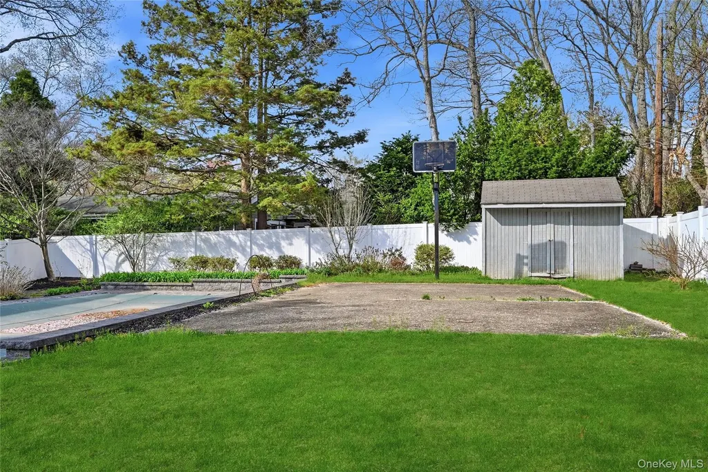 3 Shawmont Lane Stony Brook NY 11790