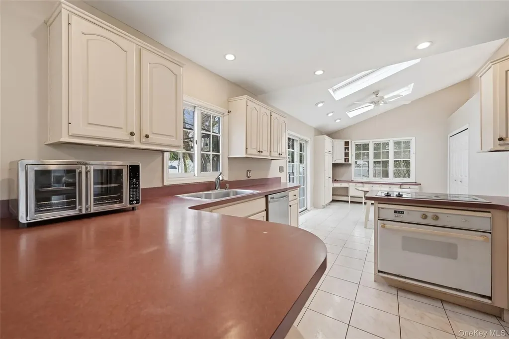 3 Shawmont Lane Stony Brook NY 11790