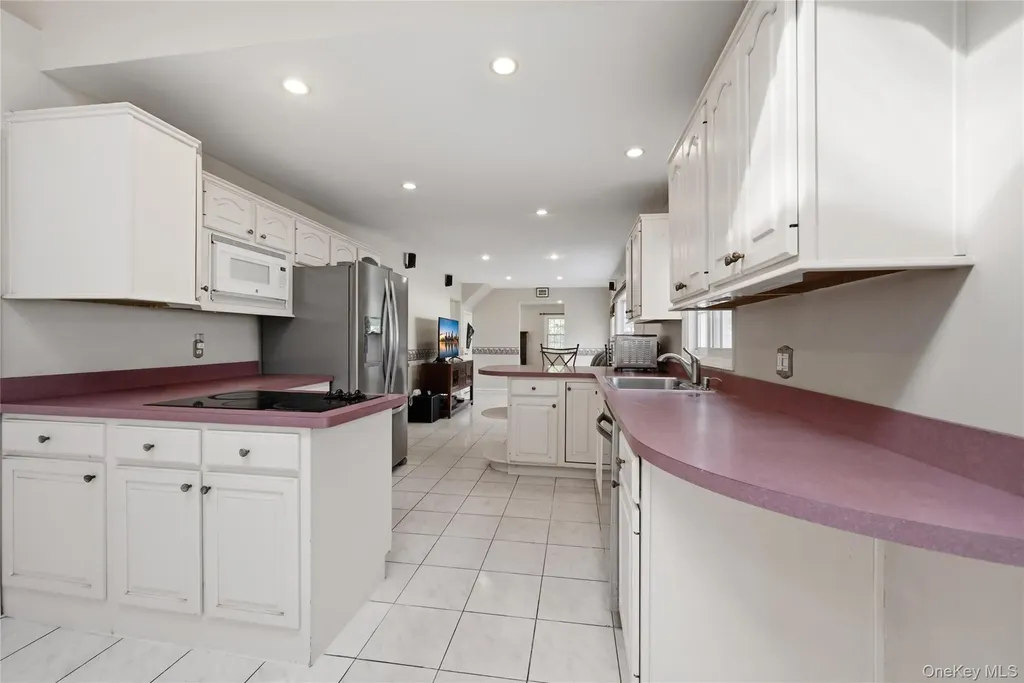 3 Shawmont Lane Stony Brook NY 11790