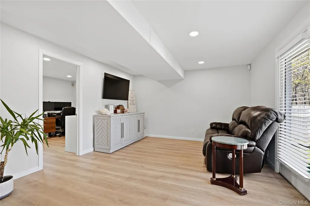 10 Valleyview Road Elmsford NY 10523