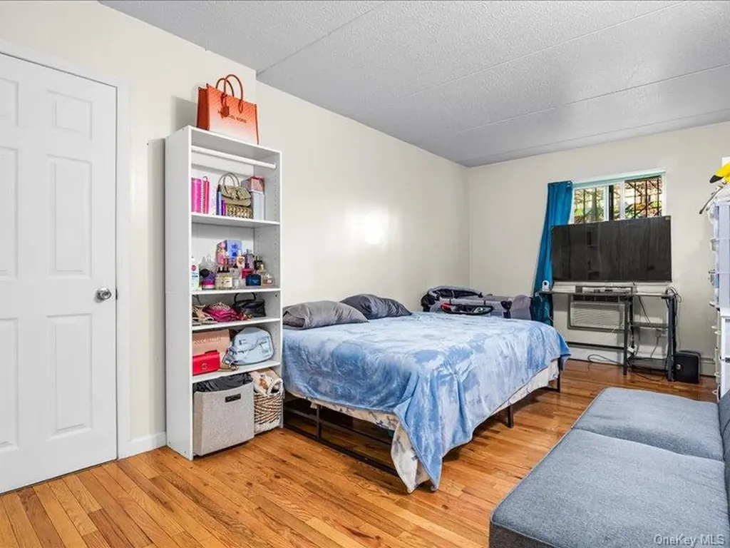 2058 Washington Avenue Bronx NY 10457