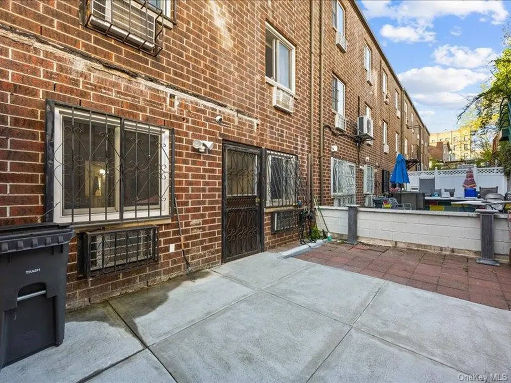 2058 Washington Avenue Bronx NY 10457