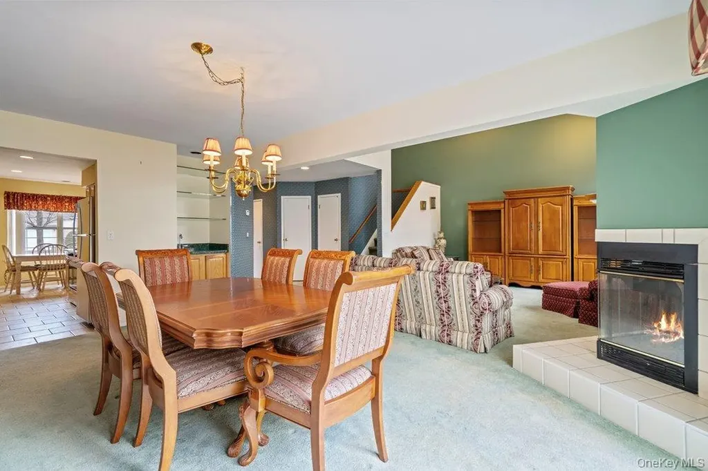62 Mystic Circle Bay Shore NY 11706