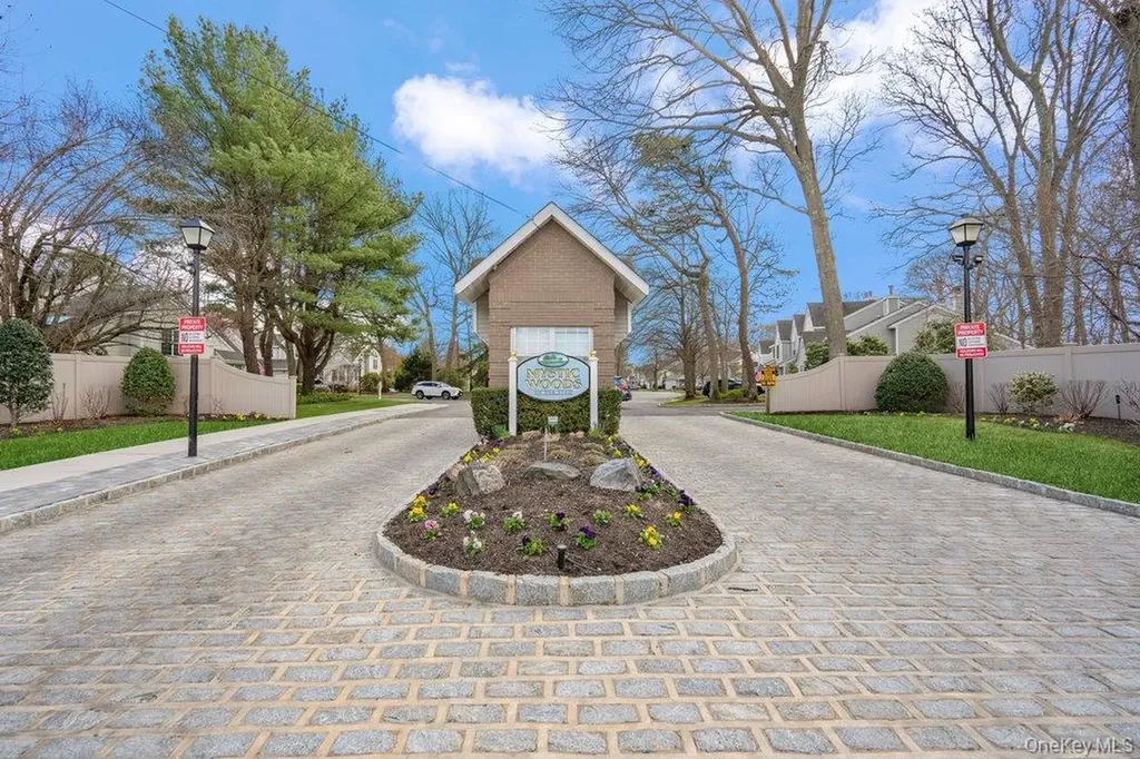 62 Mystic Circle Bay Shore NY 11706