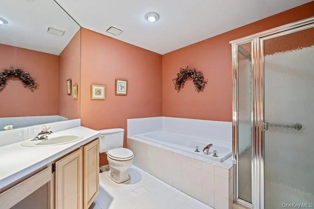 62 Mystic Circle Bay Shore NY 11706
