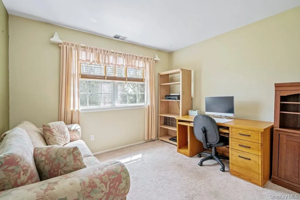 62 Mystic Circle Bay Shore NY 11706
