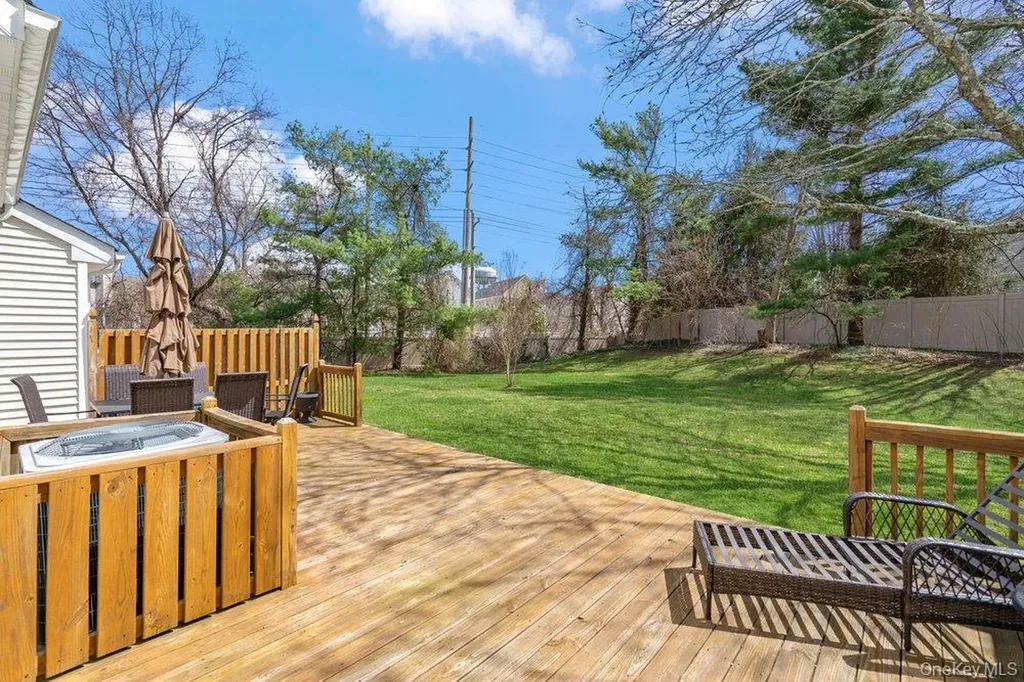 62 Mystic Circle Bay Shore NY 11706