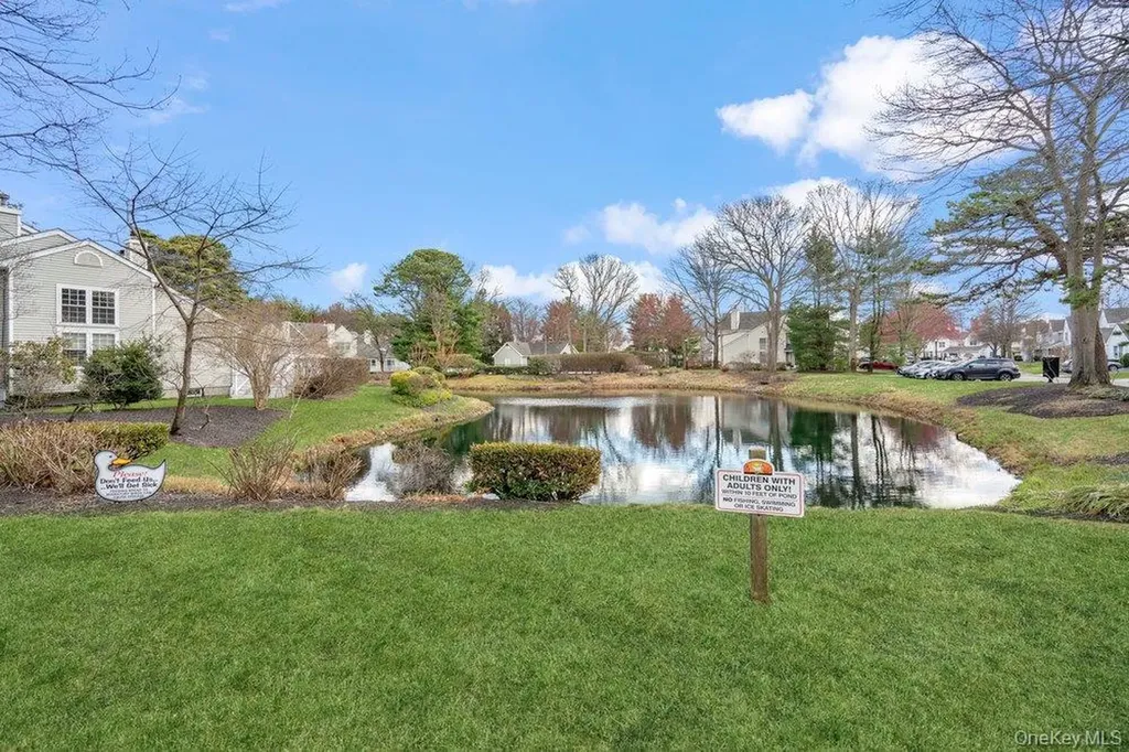 62 Mystic Circle Bay Shore NY 11706