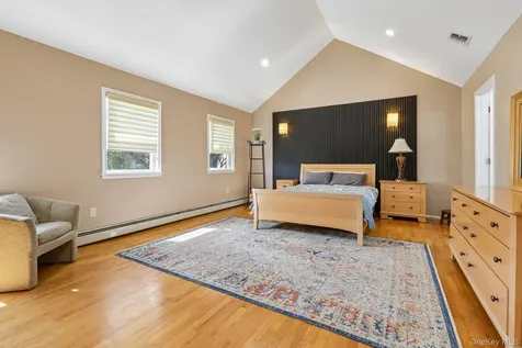 10 Alex Court West Nyack NY 10994