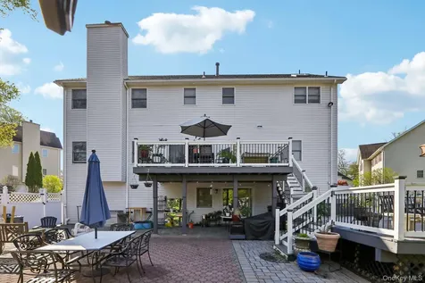 10 Alex Court West Nyack NY 10994