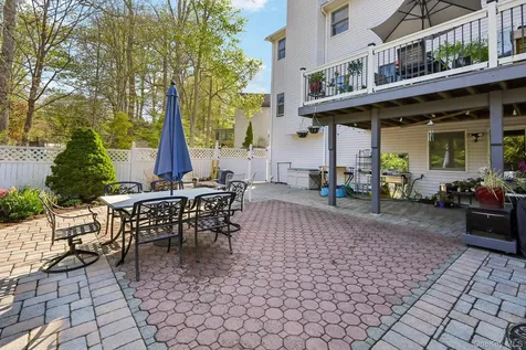 10 Alex Court West Nyack NY 10994