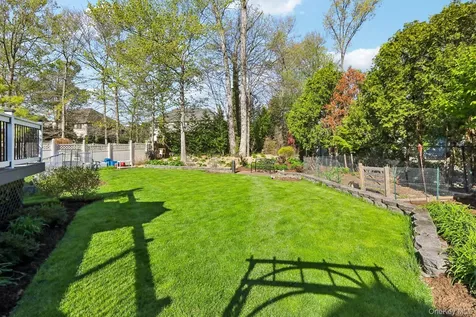 10 Alex Court West Nyack NY 10994