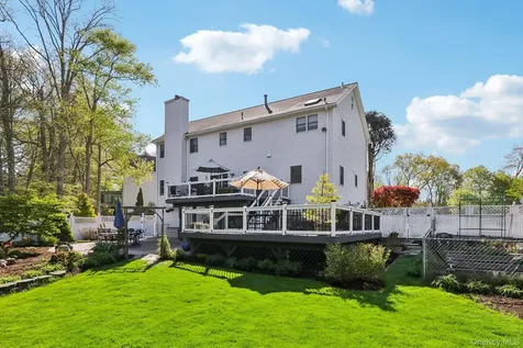 10 Alex Court West Nyack NY 10994