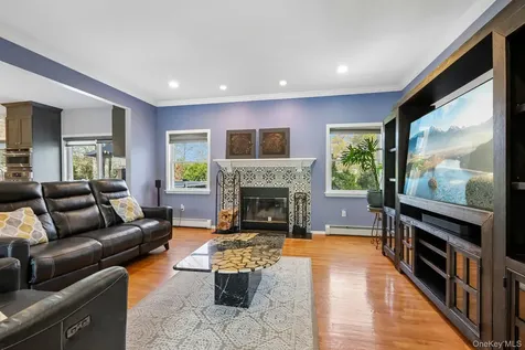 10 Alex Court West Nyack NY 10994