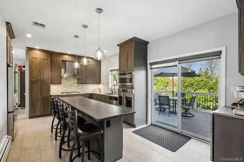 10 Alex Court West Nyack NY 10994
