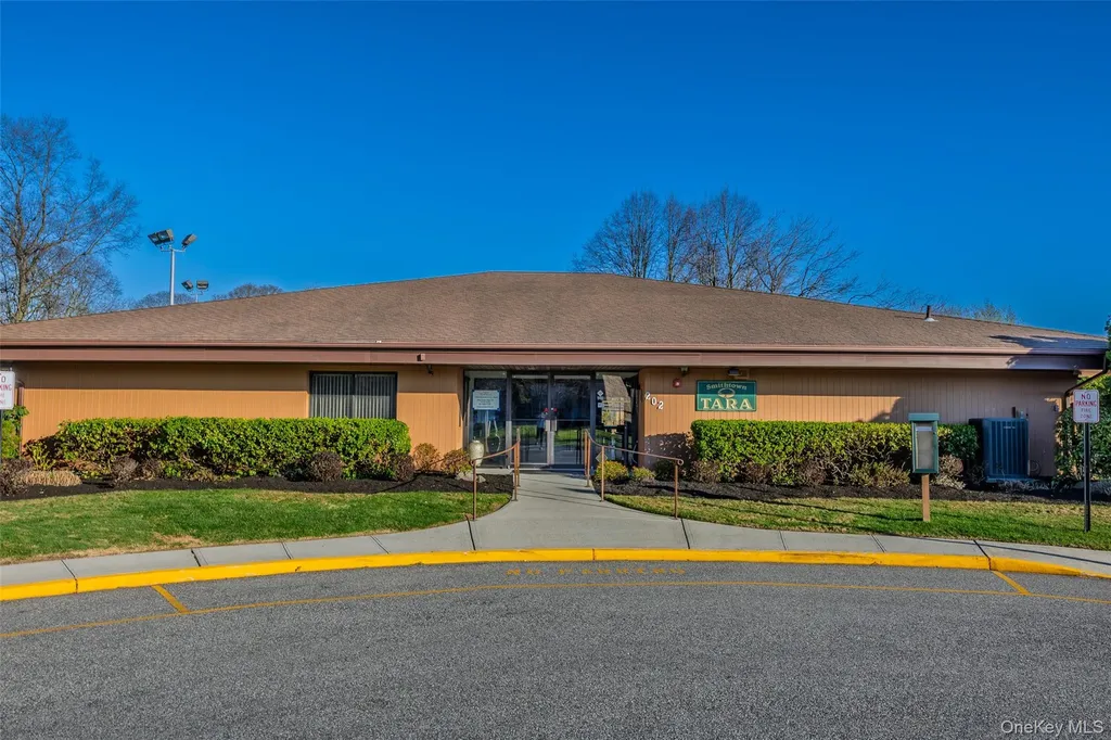 117 Scarlett Drive Commack NY 11725