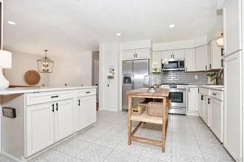 27 Eastlake Drive Thiells NY 10984