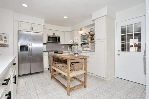27 Eastlake Drive Thiells NY 10984