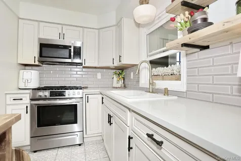 27 Eastlake Drive Thiells NY 10984