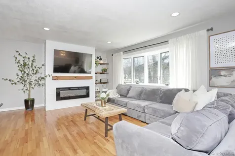 27 Eastlake Drive Thiells NY 10984