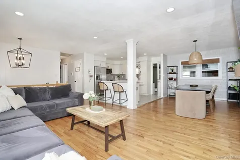 27 Eastlake Drive Thiells NY 10984