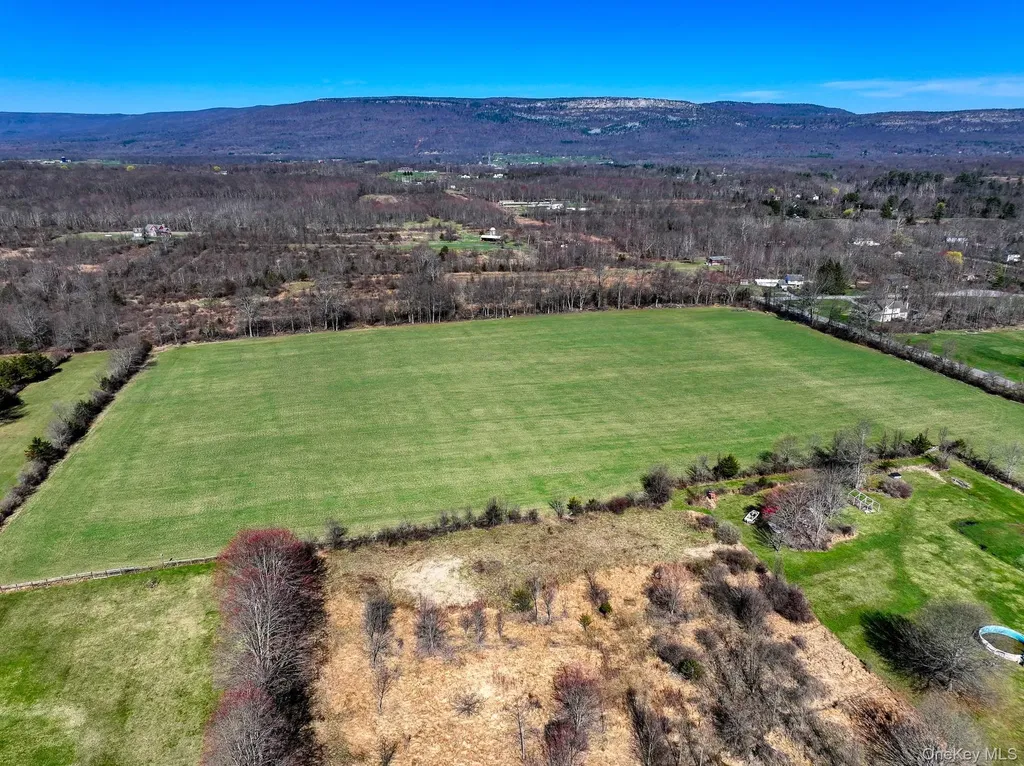 5 Stokes Lane Gardiner NY 12525