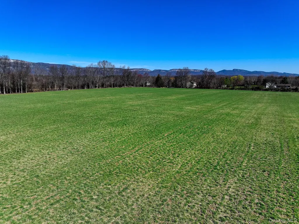 5 Stokes Lane Gardiner NY 12525