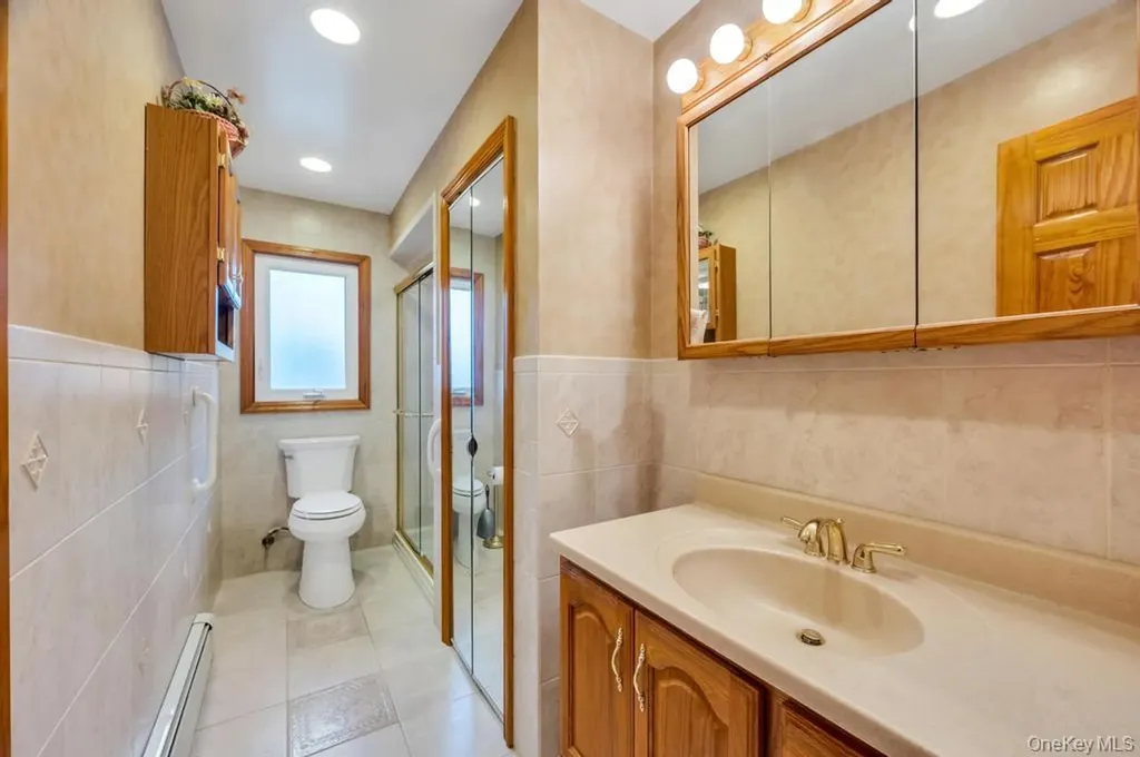 287 6th Avenue Saint James NY 11780
